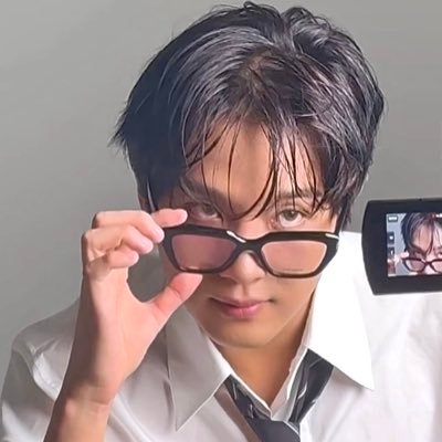 xneojunx's profile picture. 