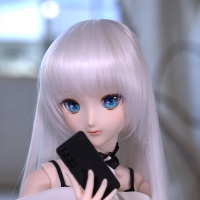 kikarinikure's profile picture. 小説家になろうで活動する物書きにしてドールオーナー（人見知り）。
つまりこの活動は趣味で行われている。
『並行異世界ストレイド』と『あなたは雪国へ向かった/あなたは記憶を失った』を執筆中。

人型機動兵器の装甲or塗装剥がれ＆内部機構露出は素晴らしいと思う。

ドールはいいぞ。