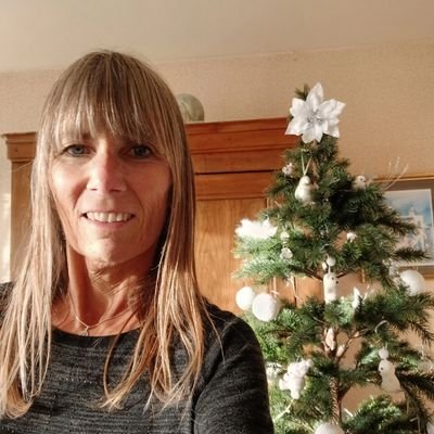 valerie7456's profile picture. 