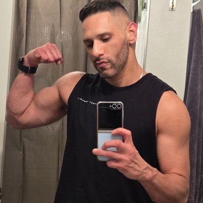 EFranco39's profile picture. Love music, loves to laugh and enjoys family and friends. Big fan of Jennifer Lopez