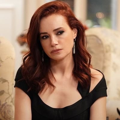 ElizaFenix's profile picture. | Fan Account | 🇧🇷  The best thing about a fantasy is the possibility that it will become reality.

Livros | Fanfics | Séries | Filmes | Novelas | Shipper |