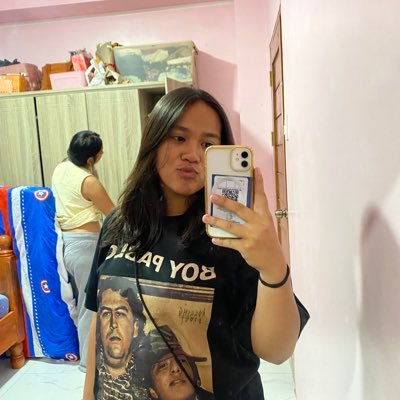 VeraFerrer1's profile picture. trust no one.