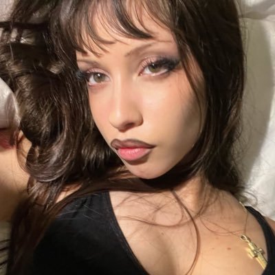 yelianax's profile picture. i’m a star