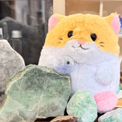 kthauyne's profile picture. 宝石・鉱物初心者🔰無言フォローすみません。今年から糸魚川ヒスイの魅力に取り憑かれて細々と拾いに行ってます。一応石関係メインですが、好きなレトロゲーム関係もつぶやくかもです✨