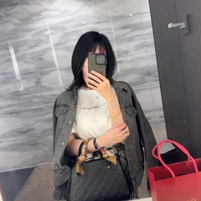 _maroney_'s profile picture. 2025/05/03~独身OLジュエリーアカウント始めました✨️可愛い犬とキラキラ達と暮らしています🐶♥/LVとジュエリー好き👜💎/主にVCA🍀Cartierラブ🐆/よろしくお願いします😊