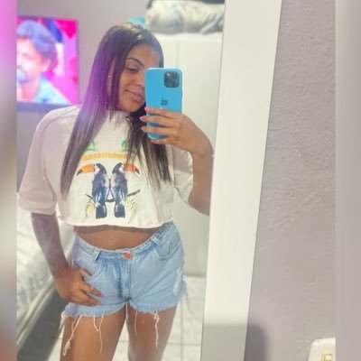 12Moreniinha's profile picture. 