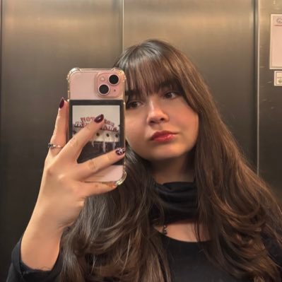 kissanna312's profile picture. stream red (taylor’s version)