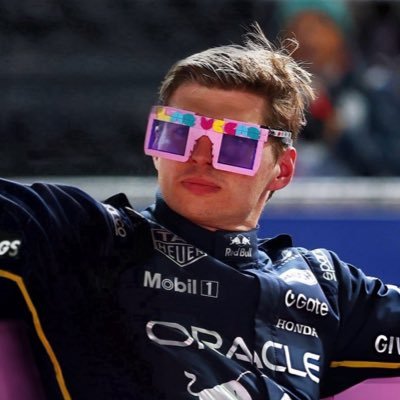 lewissout's profile picture. good evening europe and good morning australia || video essayist to my privileged friends || 23 || pupici cu sclipici