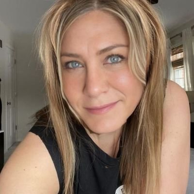 onivosa81938's profile picture. 