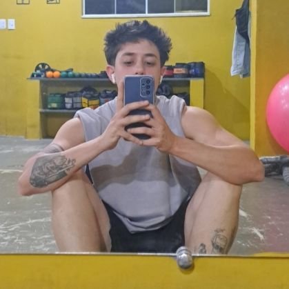 bruouems's profile picture. tô entendendo também