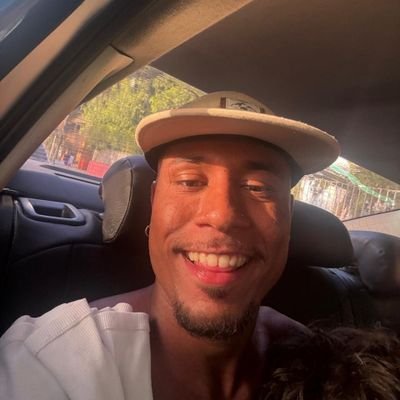 fredsantt's profile picture. every night fucks every day up/
every day patches the night up.