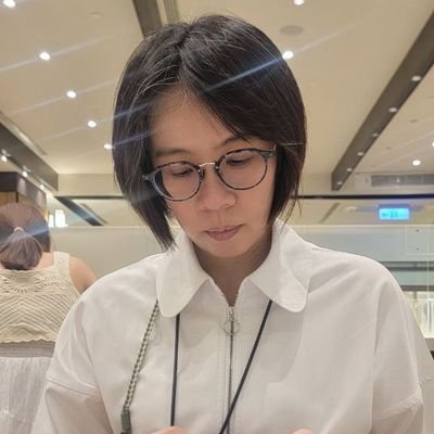 yinchuchen's profile picture. Don't be naive, the world is full of malicious.