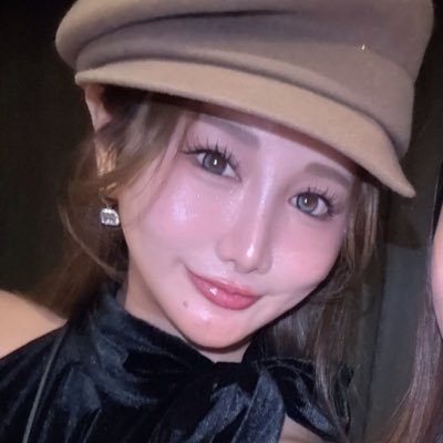 QxvTA6RvEs54567's profile picture. 