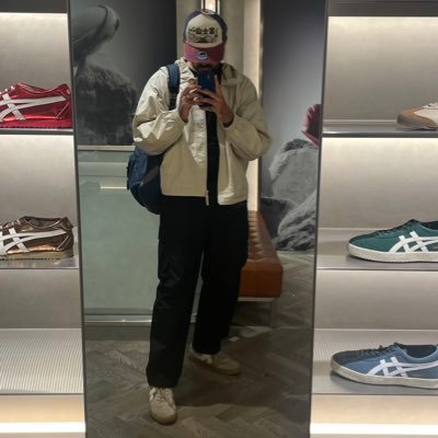 yugrjain's profile picture. Generalist, fueled by Speciality Coffee ☕️