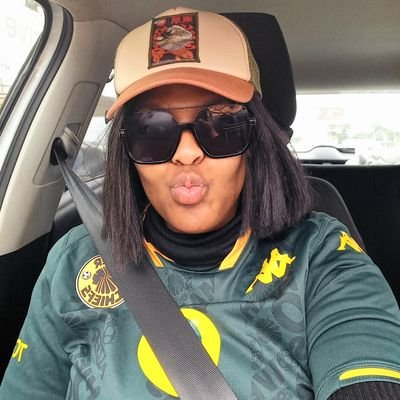 HappyMolokomme's profile picture. One thing about me I will look at you and smile 🙂