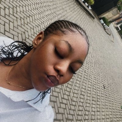 Tonhia_'s profile picture. HR/Management 🎊 . sapiosexual