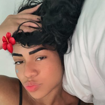 dugat__'s profile picture. “tudo posso naquele que me fortalece.” - Filipenses 4:13🙇🏽‍♀️ | 2021🩶