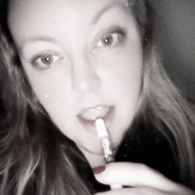 SoullyIsStoned's profile picture. Just here (again) for the marijuanas and to post silly smoking videos 💚 Voted Most Likely To Get Shadowbanned so here’s my alts @SoullysSidekick @Soully420 💚