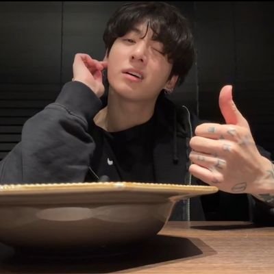 Hazyserensde's profile picture. uh huh