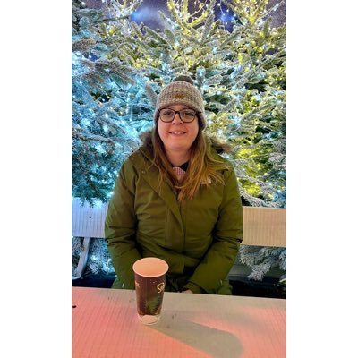 mynameisbrooke's profile picture. grey fringed, slightly unhinged | insta: brooke1309