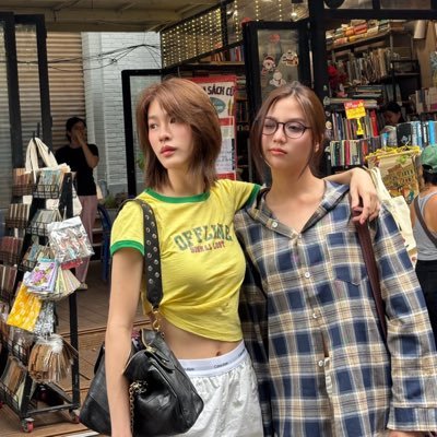 arviaguilan's profile picture. fangirl of everything