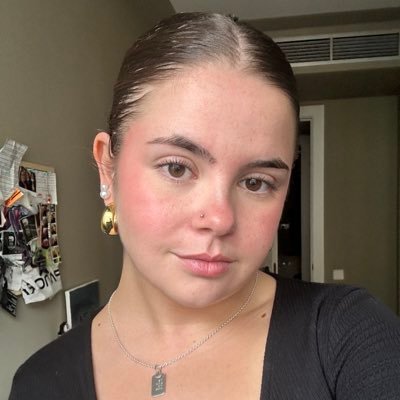 naatpereezz's profile picture. 