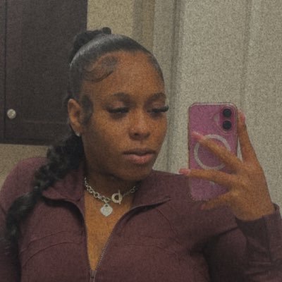 Kemoneemarieee's profile picture. 