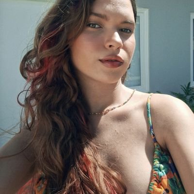 fleursolarie's profile picture. desvaneios&surtos