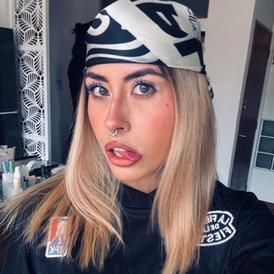 jajajbuenoo's profile picture. nada