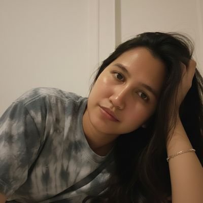 Krenzi_'s profile picture. 38 year old auntie. Don't mind me.