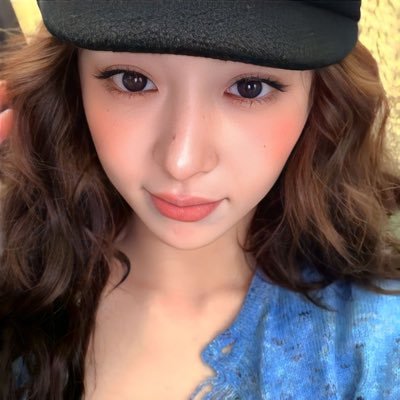 pinkkittykoo's profile picture. #정국: but now the sky is opalite.