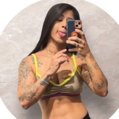 babinhasuzanny's profile picture. “ Mil cairão ao teu lado, dez mil à tua direita, mas tu não serás atingido “