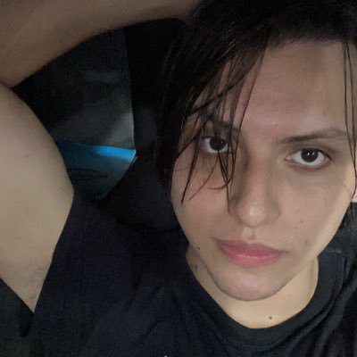 denyszin's profile picture. Eu gosto daquilo que vai reduzir minha vida!