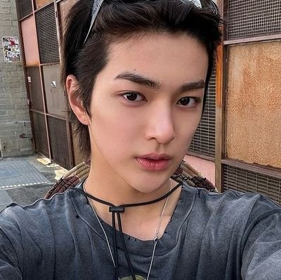 Vuocalist's profile picture. i talk randomly about anything | homophobic dni.