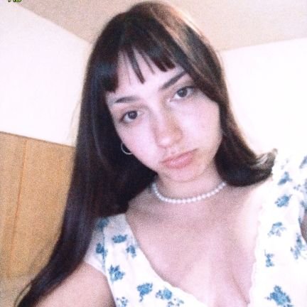 beluurb's profile picture. #luckygirlsyndrome