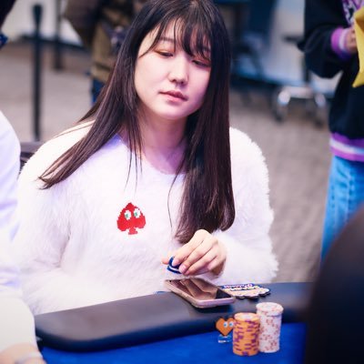 hirune_nyam's profile picture. @bar_fajr スタッフ🔥ポーカー男にガチ恋してしまい話合わせるためにやむなくポーカー始めた結果ハマって地獄見てる悲しきモンスター🧌💔歴だけで言えば2021年〜、ちょっとわかりはじめたのは2025年〜のやっと中級者な自認です！うるさ垢▶︎ @natsubatechan デカ垢▶︎@poyashimiland