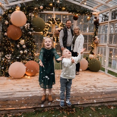 lilbabiluluxo's profile picture. Syracuse basketballs biggest fan since 1989 🍊🏀💙 #FlyEaglesFly #NYY CJD’s Wifey💍 Layla & Levi’s Mama🤍 Slay at Home Mom & Proud dog mom x 3🐾❤️