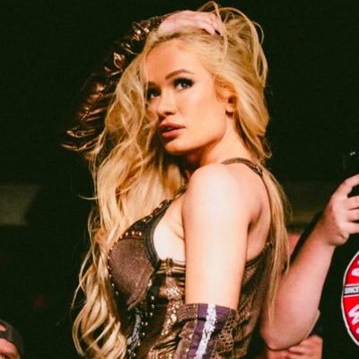 SeductiveIcon's profile picture. going from a woman who no one believed in to the smokeshow proves that scarlett bordeaux can not only hang, but that she belongs. the entire package all in one.