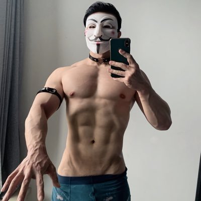 PmvvTik's profile picture. 老司机日更博主，专注高质量反差剪辑抖音风PMV，比原片更精彩！