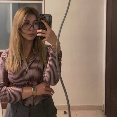 poissonrouge777's profile picture. ⚕️