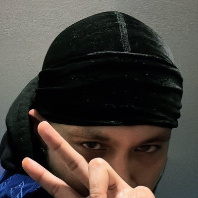 bytwlvefr's profile picture. Crash landed from 🪐. Creator.