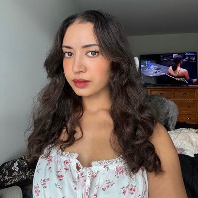 LexAGoooo's profile picture. Yes, I still only like 2D guys 💕