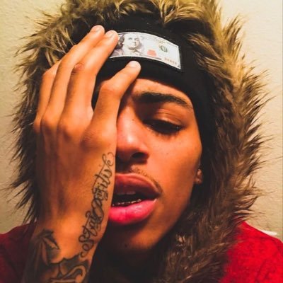 blondedsos's profile picture. fan account