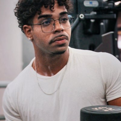 browniecru's profile picture. pensamentos intrusivos fortes, coxas grossas e bissexualidade