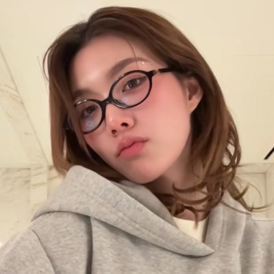 mintsanyim's profile picture. “เธออยากยอมแพ้เพราะว่ามันไม่ง่ายหรอ” 私は自分の光を見つけました。#หลิงออม #LingOrm ☀️