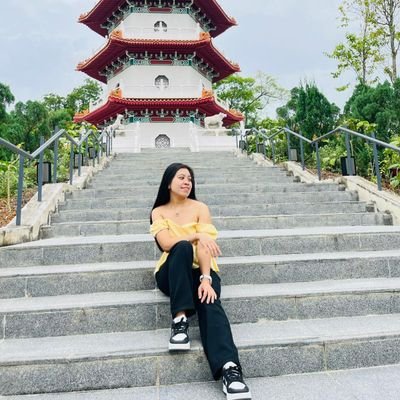 nwe_ya15890's profile picture. 