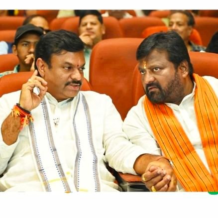 BJPNTRJILLA's profile picture. బ్రతకటానికి రావద్దు రాజకీయాల్లోకి బ్రతుకులు మార్చటానికి రండి జై బిజెపి