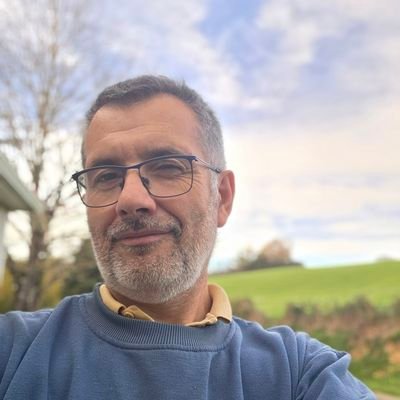 LoranG76's profile picture. Spécialiste de la traite des brebis. Producteur de tweets fermiers garantit sans OGM et sans conservateurs 

#FrAgTw #SudOuest
 #Roquefort  #TwittOccitan #Tarn