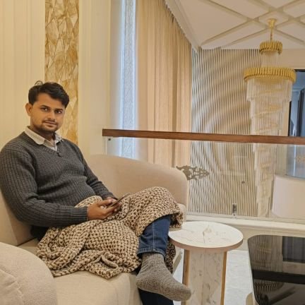 MaharManis67995's profile picture. 