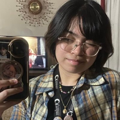 lesbianujung's profile picture. ID123 psych ★ lesbian that loves cinnabar (ptn) and sejeong XD ★ selective fb for men ★ art: @flouresea